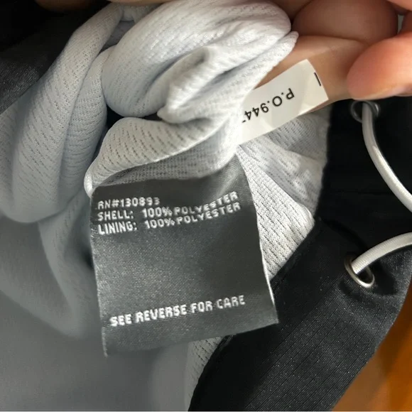 New Balance Men's Black and White Windbreaker - Picture 10 of 13